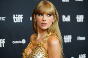 Leia mais sobre o artigo Taylor Swift é a única cantora com álbuns no Top 10 da Billboard