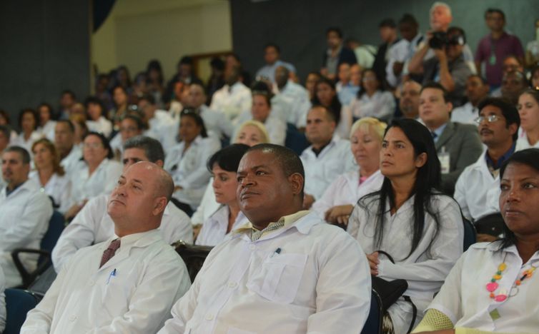 Você está visualizando atualmente Câmara aprova MP do programa Mais Médicos