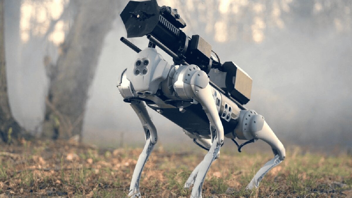 Você está visualizando atualmente Cão-robô vira máquina de guerra com lança-chamas