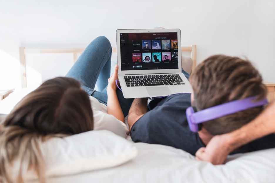 6 plataformas incríveis para você assistir a filmes online com seus amigos