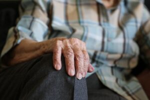 Leia mais sobre o artigo Descoberta da USP pode ajudar a prevenir Parkinson; saiba mais