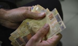Leia mais sobre o artigo Desenrola beneficiará famílias com dívidas de até R$ 5 mil