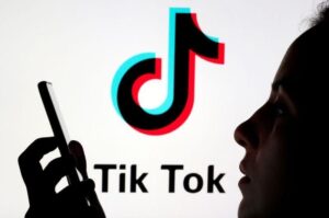 Leia mais sobre o artigo GLOBAL: Mais pessoas estão recorrendo ao TikTok para obter notícias