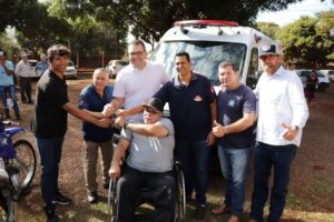 Leia mais sobre o artigo Sems entrega ambulância para atender distritos de Dourados