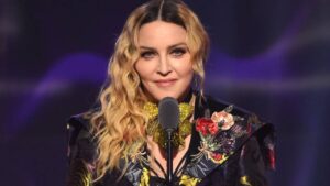 Leia mais sobre o artigo Saiba quais os sintomas da infecção que hospitalizou Madonna
