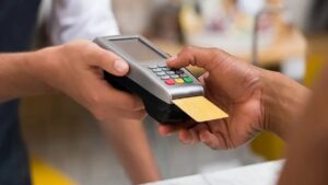 Leia mais sobre o artigo Banco Central estuda o fim do crédito rotativo do cartão de crédito