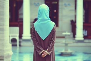 Leia mais sobre o artigo França proíbe que alunos usem túnica muçulmana nas escolas