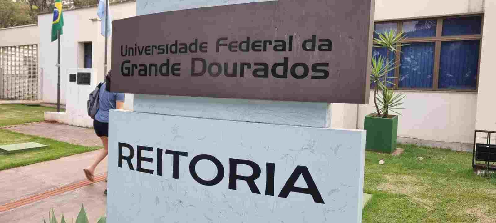 Você está visualizando atualmente Inscrições abertas no concurso da UFGD com salários R$ 10 mil