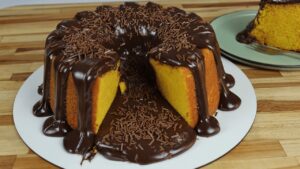 Leia mais sobre o artigo TOP 1 NO GOOGLE: Veja receita de bolo de cenoura com cobertura de brigadeiro