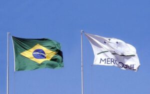 Leia mais sobre o artigo Brasil quer mapear oportunidades para acordo Mercosul-Emirados