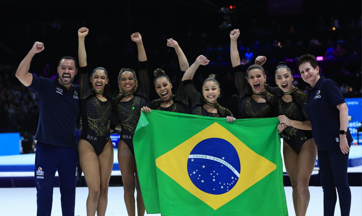 Você está visualizando atualmente GINÁSTICA ARTÍSTICA: Brasil é prata na disputa de equipes femininas