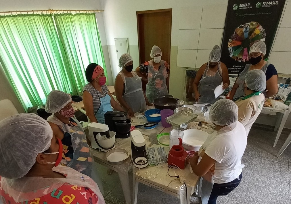 Você está visualizando atualmente Com Senar-MS: Naviraí oferece curso de confeitaria de bolos e biscoitos