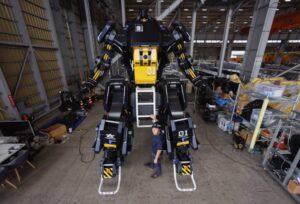 Leia mais sobre o artigo Startup japonesa cria robô que pode ser pilotado por humanos