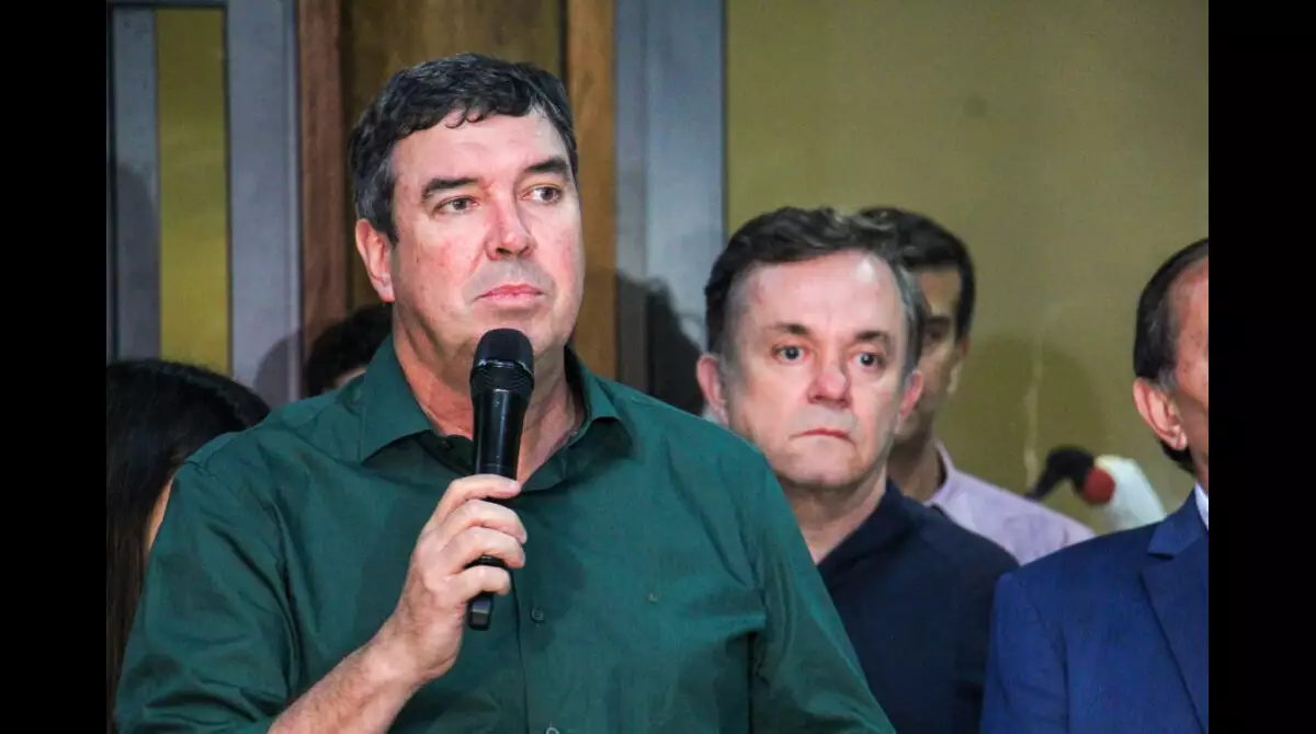 Você está visualizando atualmente Eduardo Riedel entrega ‘Lei do Pantanal’ à Assembleia Legislativa