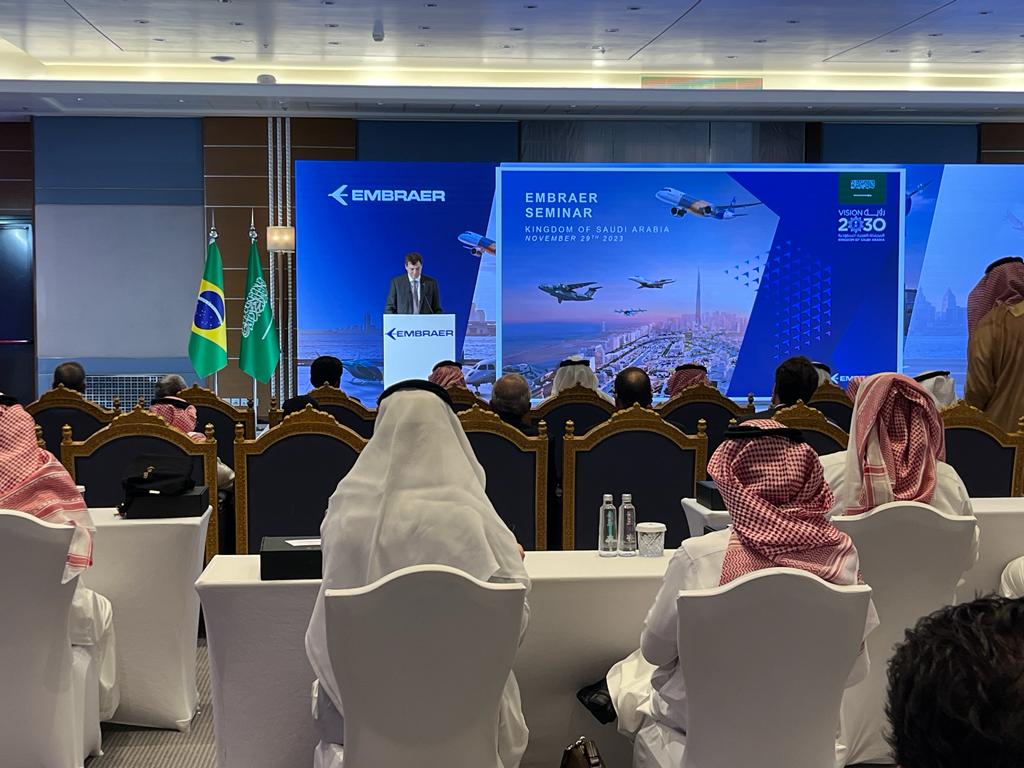 Você está visualizando atualmente Embraer assina três acordos de investimentos na Arábia Saudita