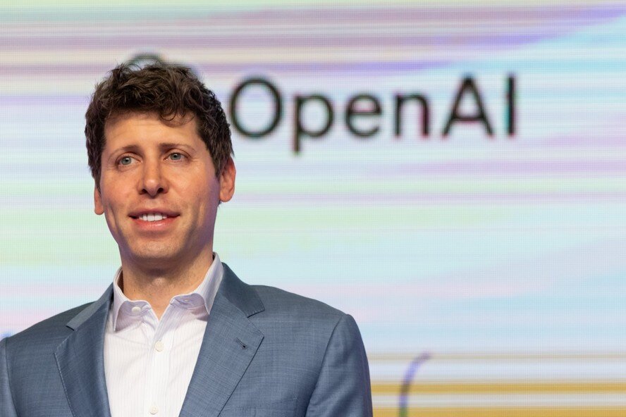 Você está visualizando atualmente OpenAI anuncia retorno de Sam Altman como CEO