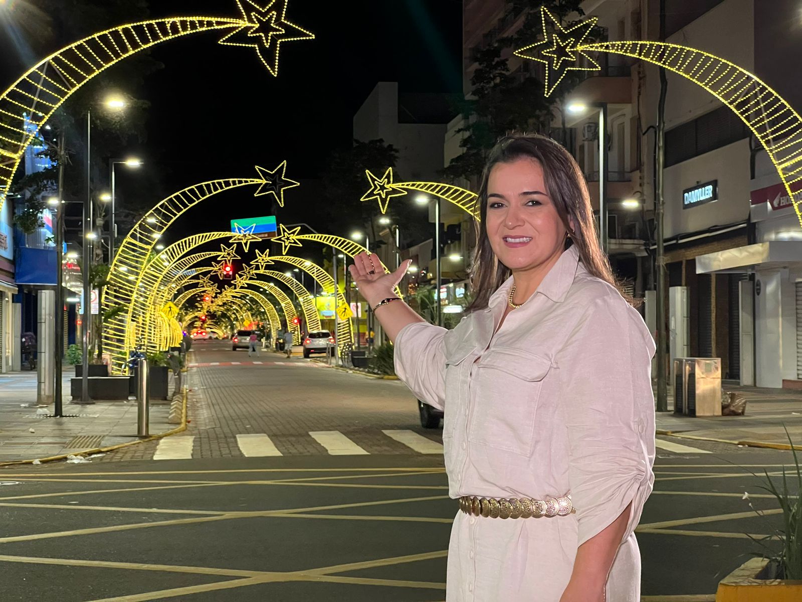 Você está visualizando atualmente Campo Grande entra no clima do Natal com ruas e avenidas iluminadas