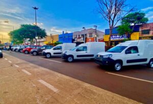 Leia mais sobre o artigo Dourados entrega 24 novos veículos e renova frota do município