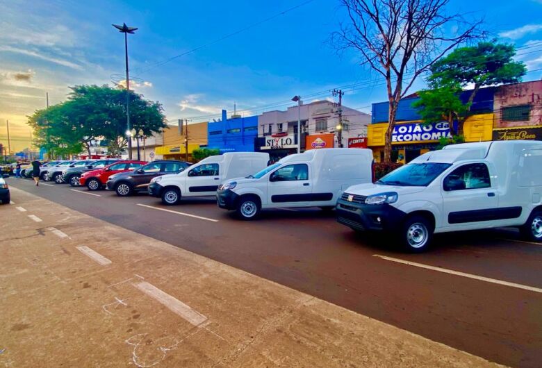 Você está visualizando atualmente Dourados entrega 24 novos veículos e renova frota do município