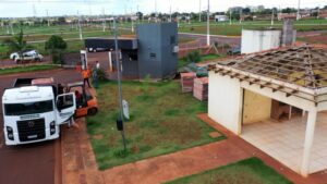 Leia mais sobre o artigo Dourados entrega telhas para reconstrução de casas no Idelfonso