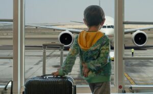 Leia mais sobre o artigo ESQUECERAM DE MIM: Menino é colocado em voo errado nos EUA