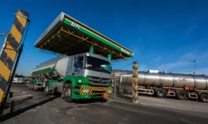 Leia mais sobre o artigo Petrobras reduz preço do diesel para distribuidoras do país