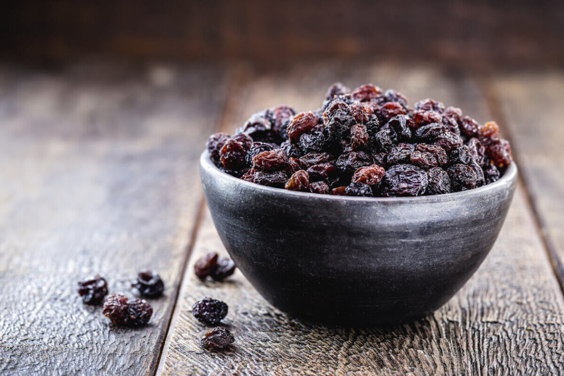 Saiba como é feita a uva-passa, ingrediente polêmico do Natal