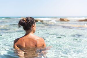 Leia mais sobre o artigo Veja regras para frequentar praias de nudismo