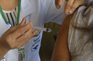 Leia mais sobre o artigo Governo de MS investiu R$ 5,5 milhões em ações para vacinação