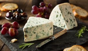 Leia mais sobre o artigo Por que o queijo com mofo não faz mal a saúde?