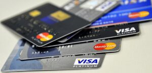 Leia mais sobre o artigo Regras que limitam dívidas no cartão de crédito entram em vigor