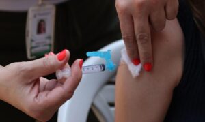 Leia mais sobre o artigo PRIMEIROS: Todo o estado de MS vão receber a vacina contra dengue