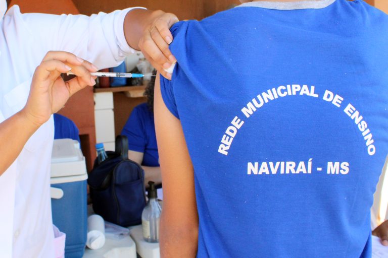 Você está visualizando atualmente Atenção Naviraí leva às escolas o programa Aluno Imunizado 2024