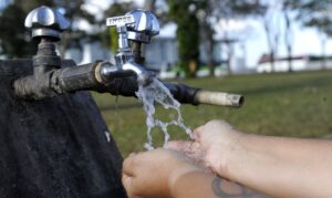 Leia mais sobre o artigo Falta de acesso à água potável atinge 33 milhões de pessoas