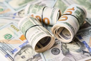 Leia mais sobre o artigo Dólar ultrapassa R$ 5 pela primeira vez em mais de quatro meses