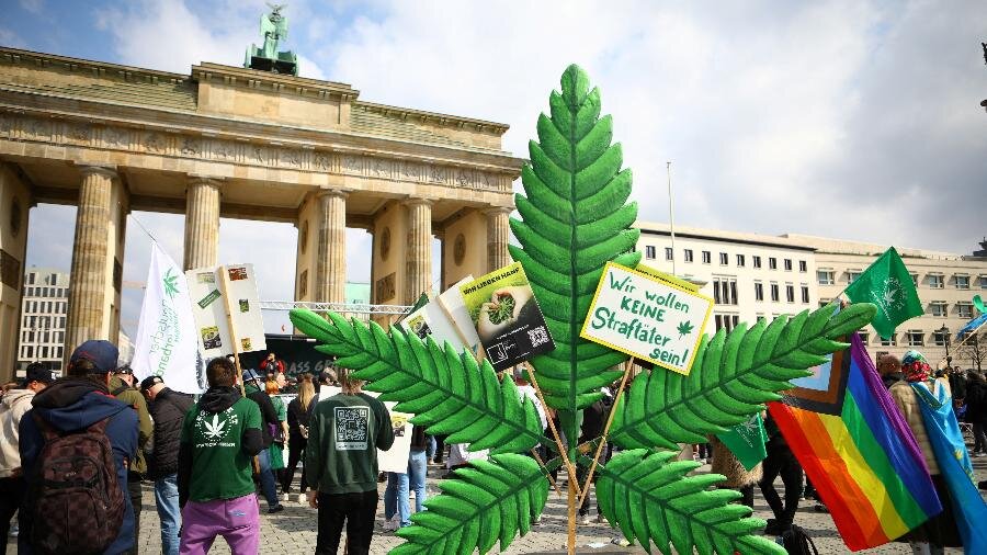 Você está visualizando atualmente Alemanha legaliza o consumo recreativo da maconha