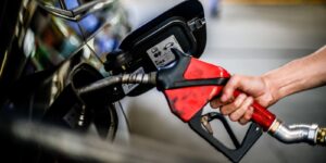 Leia mais sobre o artigo Conflito no Oriente Médio força defasagem no preço da gasolina