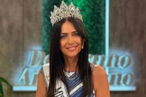 Leia mais sobre o artigo Mulher de 60 anos ganha Miss Universo Buenos Aires