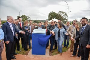 Leia mais sobre o artigo Adriane Lopes inaugura praça pública no bairro do Monte Castelo