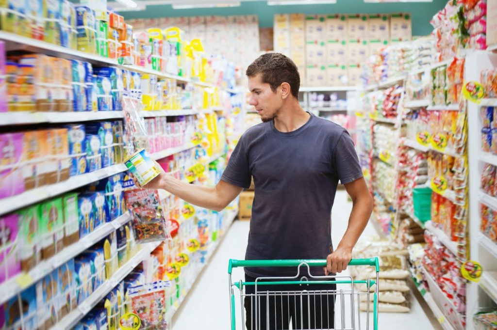 Você está visualizando atualmente Gastos com supermercado chegam a 74% do salário mínimo