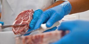 Leia mais sobre o artigo Produtores de carne anunciam doação de 2 mil toneladas para RS