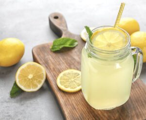 Leia mais sobre o artigo Receitas com limão siciliano, a fruta mais saudável do mundo