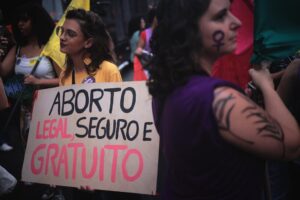 Leia mais sobre o artigo Câmara aprova urgência que equipara aborto a crime de homicídio