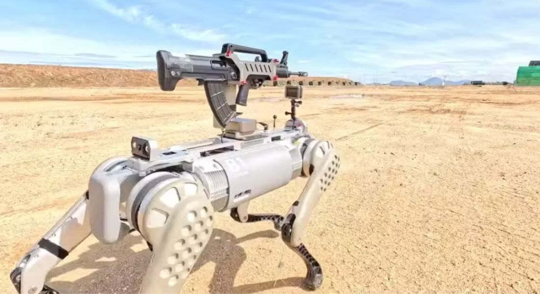 Você está visualizando atualmente Como funciona cão-robô da China armado com metralhadora