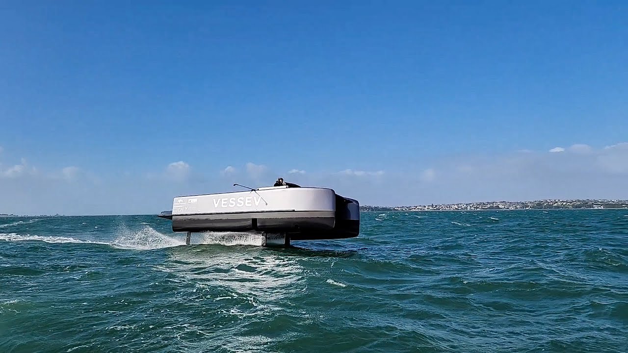 Você está visualizando atualmente Novo tipo de barco elétrico está fazendo sucesso; conheça