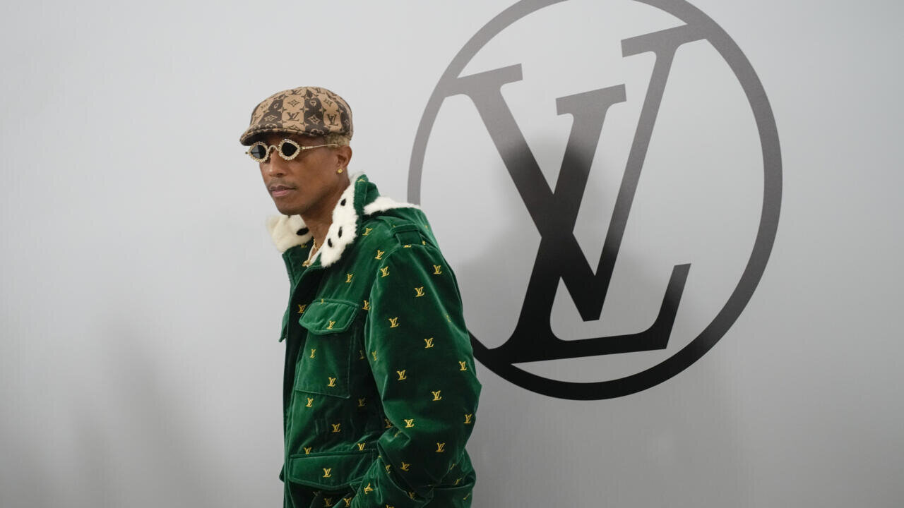Você está visualizando atualmente Pharrell Williams traz o universalismo em seu desfile Louis Vuitton