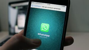 Leia mais sobre o artigo WhatsApp prepara efeitos e filtros para chamadas em vídeo