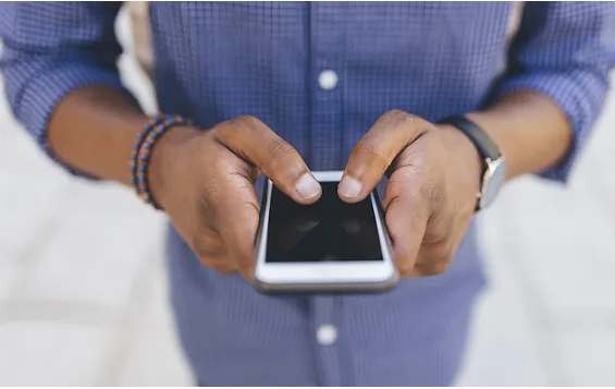 Você está visualizando atualmente Digitar no celular pode causar certo tipo de artrose