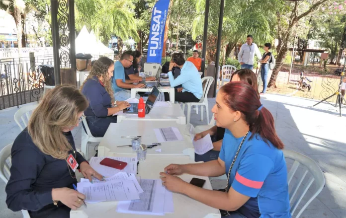 Você está visualizando atualmente Ação itinerante chega na Praça Ary Coelho com vagas de emprego