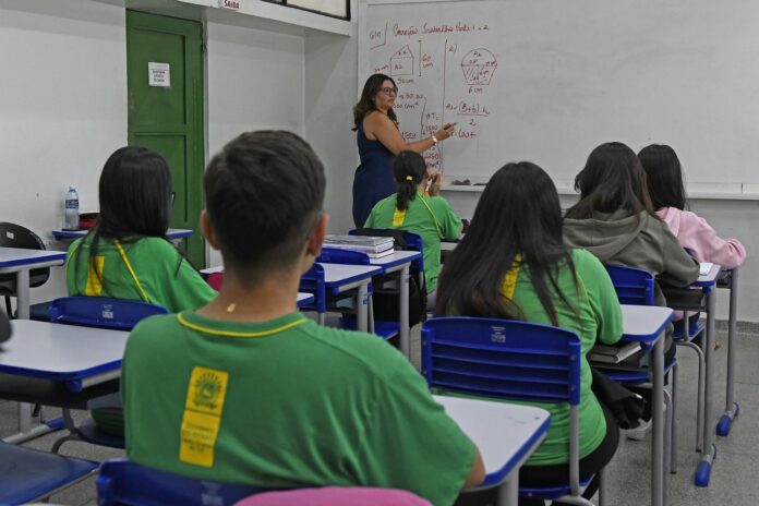 Você está visualizando atualmente Alunos das redes de Campo Grande retornam às aulas no dia 1º